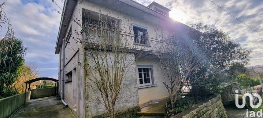 Traditional house 7 rooms of 174 m² in Bon-Encontre (47240)