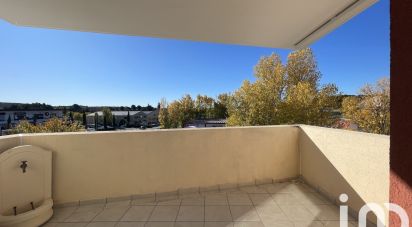 Apartment 3 rooms of 70 m² in Venelles (13770)