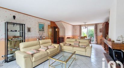 House 5 rooms of 113 m² in Le Mesnil-Saint-Denis (78320)