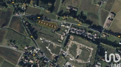 Land of 700 m² in Bourg (33710)