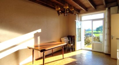 House 3 rooms of 74 m² in Saint-Cyr-des-Gâts (85410)