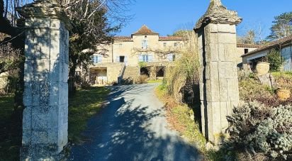 Estate 10 rooms of 420 m² in Puy-l'Évêque (46700)