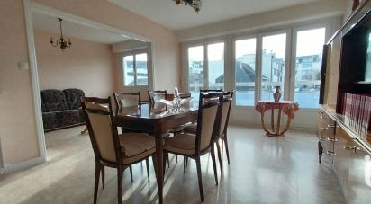 Apartment 3 rooms of 83 m² in Lorient (56100)