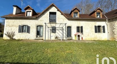 Traditional house 7 rooms of 222 m² in Serres-Sainte-Marie (64170)