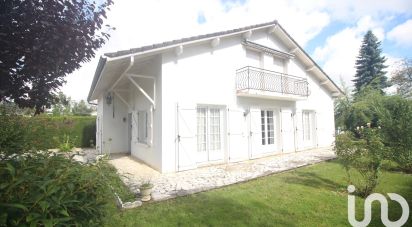 House 6 rooms of 132 m² in Moumour (64400)