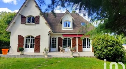 House 6 rooms of 160 m² in Dampierre-en-Yvelines (78720)