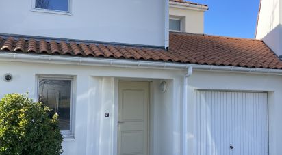 House 5 rooms of 82 m² in Rezé (44400)