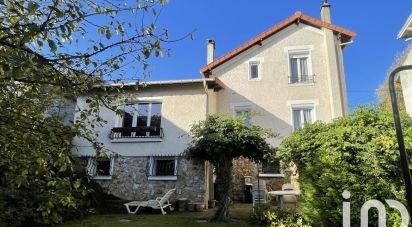 House 6 rooms of 113 m² in Villeneuve-le-Roi (94290)