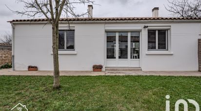 Traditional house 4 rooms of 75 m² in Surgères (17700)