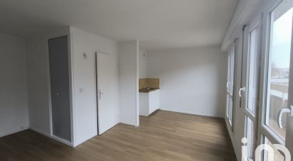 Apartment 1 room of 27 m² in Melun (77000)