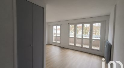 Apartment 1 room of 27 m² in Melun (77000)