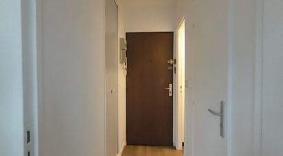 Apartment 1 room of 27 m² in Melun (77000)