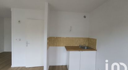 Apartment 1 room of 27 m² in Melun (77000)