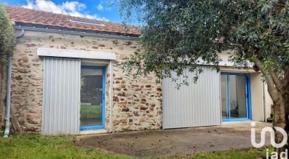 Longere 4 rooms of 85 m² in Couëron (44220)