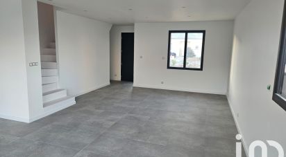 Maison traditionnelle 6 pièces de 127 m² à Boigny-sur-Bionne (45760)