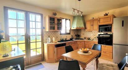 Traditional house 6 rooms of 162 m² in Chaumont-en-Vexin (60240)