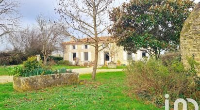 House 12 rooms of 348 m² in Genouillé (17430)