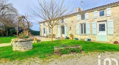 House 12 rooms of 348 m² in Genouillé (17430)