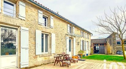 House 12 rooms of 348 m² in Genouillé (17430)