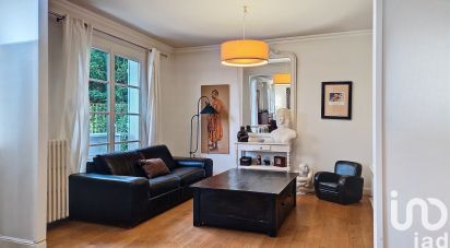 House 7 rooms of 166 m² in Saint-Cloud (92210)