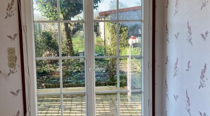 Traditional house 2 rooms of 60 m² in Jouet-sur-l'Aubois (18320)