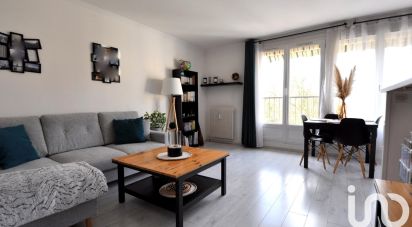 Apartment 3 rooms of 60 m² in Bruyères-le-Châtel (91680)