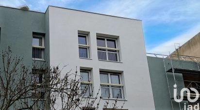 Apartment 4 rooms of 81 m² in Chartres (28000)