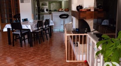 Appartement 5 pièces de 116 m² à Gréoux-les-Bains (04800)