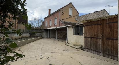 Traditional house 5 rooms of 115 m² in Dun-sur-Auron (18130)