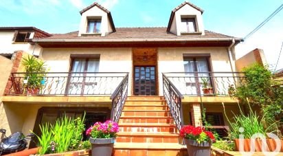 Traditional house 7 rooms of 200 m² in Villejuif (94800)