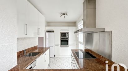 Apartment 3 rooms of 69 m² in Sainte-Geneviève-des-Bois (91700)