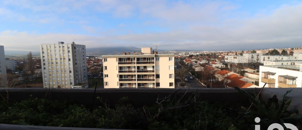 Appartement 5 pièces de 105 m² à Cournon-d'Auvergne (63800)