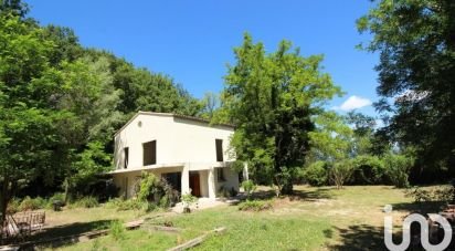 House 4 rooms of 180 m² in Meyrargues (13650)