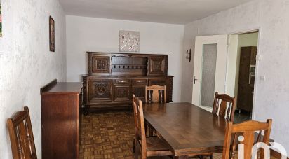 Traditional house 4 rooms of 102 m² in Les Peintures (33230)