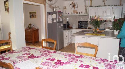 Traditional house 5 rooms of 90 m² in Le Lude (72800)