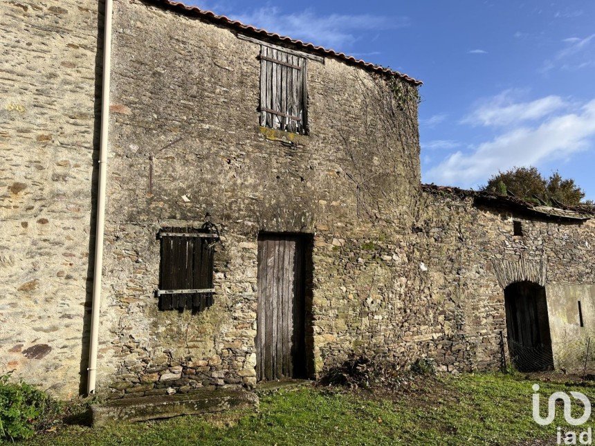 Barn conversion 6 rooms of 105 m² in Les Sorinières (44840)