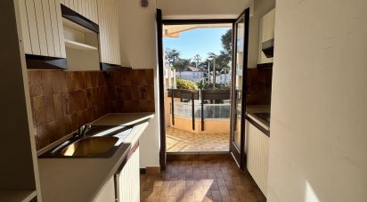 Apartment 2 rooms of 52 m² in Saint-Raphaël (83700)