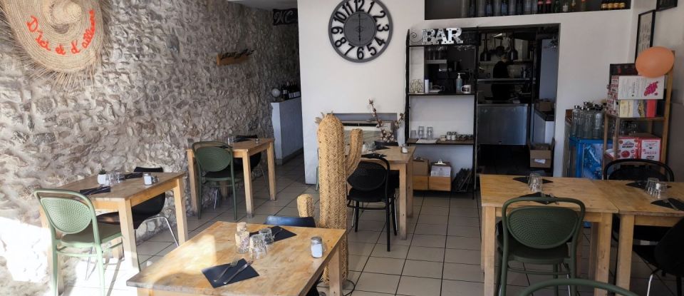 Restaurant of 65 m² in Saint-Étienne-les-Orgues (04230)