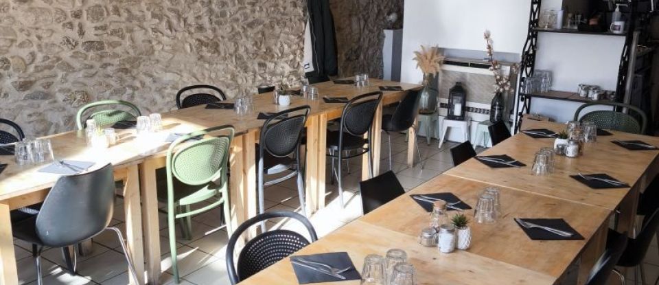 Restaurant of 65 m² in Saint-Étienne-les-Orgues (04230)