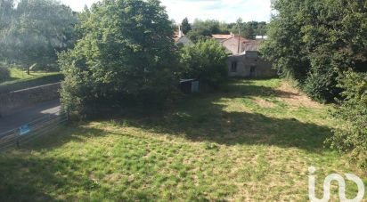 Land of 1,700 m² in Chiré-en-Montreuil (86190)