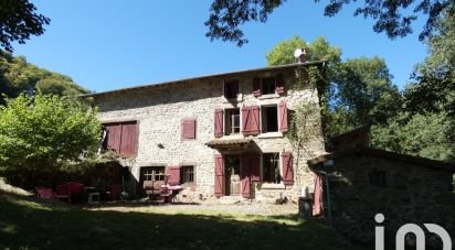 Maison de campagne 13 pièces de 367 m² à Saint-Ferréol-des-Côtes (63600)