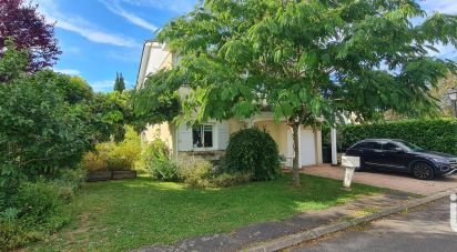 House 6 rooms of 113 m² in Claye-Souilly (77410)