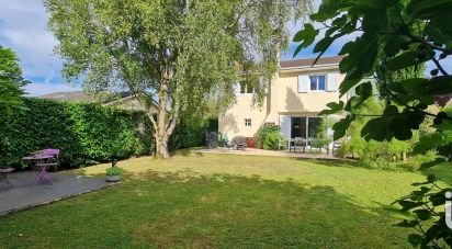 House 6 rooms of 113 m² in Claye-Souilly (77410)