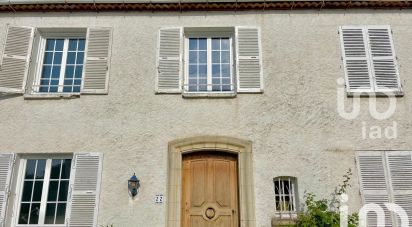 House 8 rooms of 254 m² in Saujon (17600)