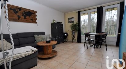 Apartment 3 rooms of 60 m² in Bruyères-le-Châtel (91680)