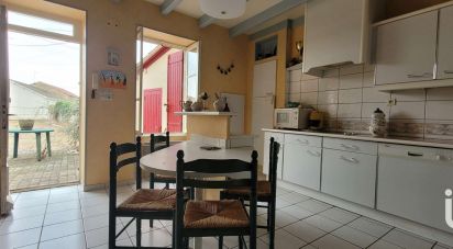 Village house 5 rooms of 108 m² in Thénezay (79390)