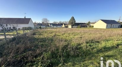 Land of 1,073 m² in Les Bordes (36100)