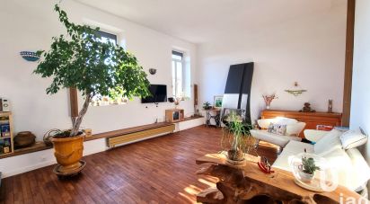 Town house 9 rooms of 350 m² in Saint-Laurent-d'Aigouze (30220)