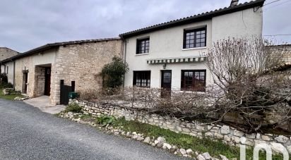 Village house 5 rooms of 135 m² in Saint-Amant-de-Boixe (16330)