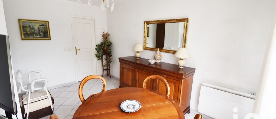 Traditional house 7 rooms of 111 m² in Vitry-sur-Seine (94400)